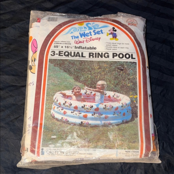 NEW! VINTAGE 1985 MICKEY & MINNIE MOUSE INFLATABLE 3 - EQUAL RING SWIMMING POOL - Picture 6 of 9